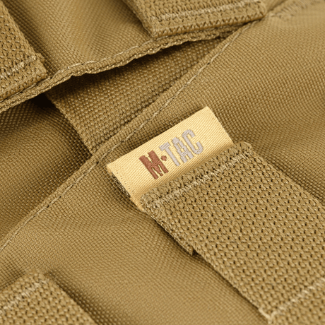 Lähikuva M-Tac War Belt ARMORista, valmistettu Cordura 500D:stä, MIL-SPEC MOLLE-narulla taktiseen varusteiden käsittelyyn.