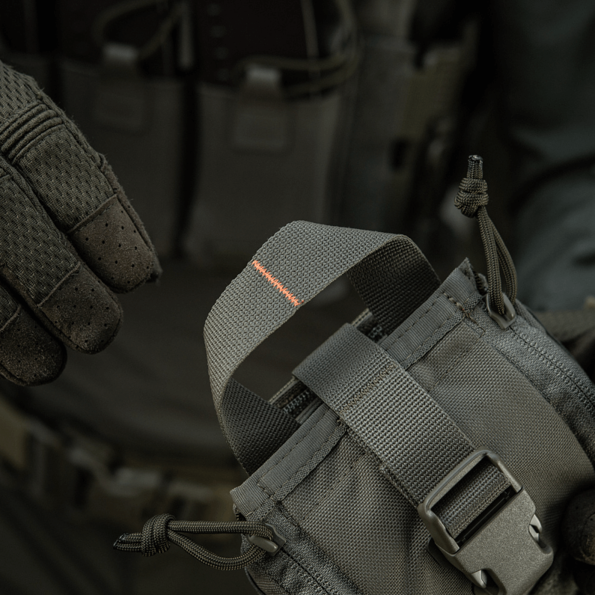 M-Tac Medical Pouch Elite Rip Off. Taktinen ensiapupussi pika-avauksella välittömään pääsyyn hätätilanteissa