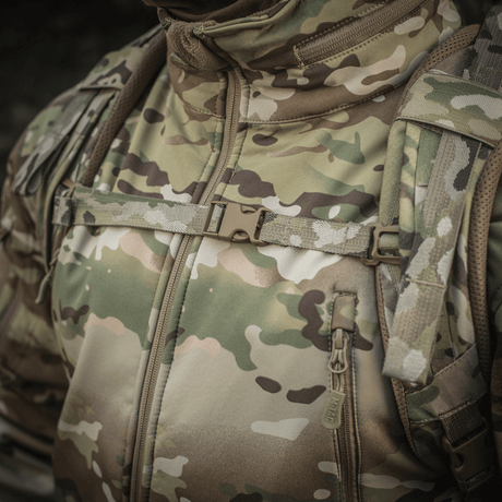 Yksityiskohta M-Tac Rygsæk Large Gen.III Elite -repusta, tukeva camouflagemalli ja ergonominen muotoilu.