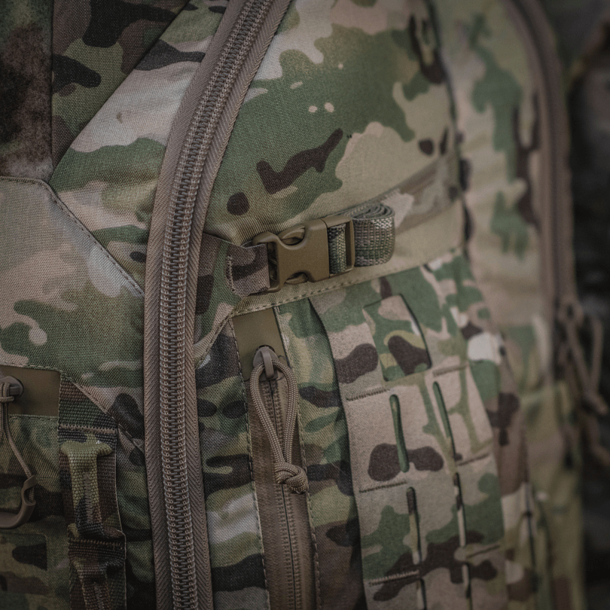 M-Tac Large Gen.IV Elite kestävä Cordura-reppu ergonomisella muotoilulla, maastokuvioitu.