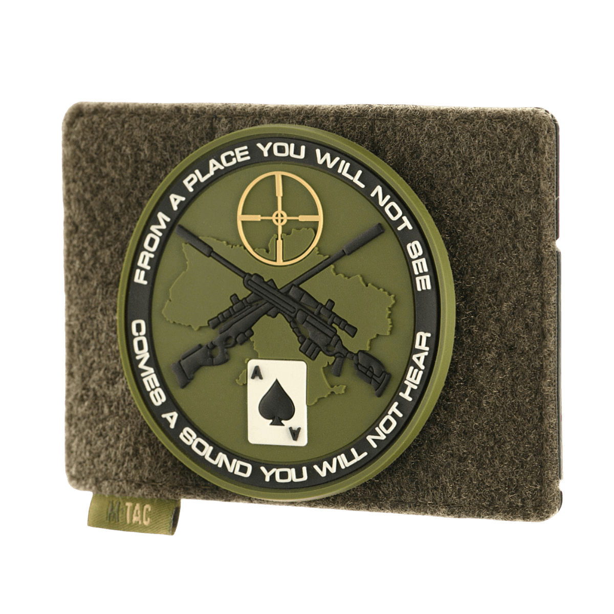 M-Tac Taktisk Morale Patch Display Board Hook and Loop Molle 120x85 muovipohjalla, merkki kiinnitettynä MOLLE-järjestelmän ja Velcro:n avulla.