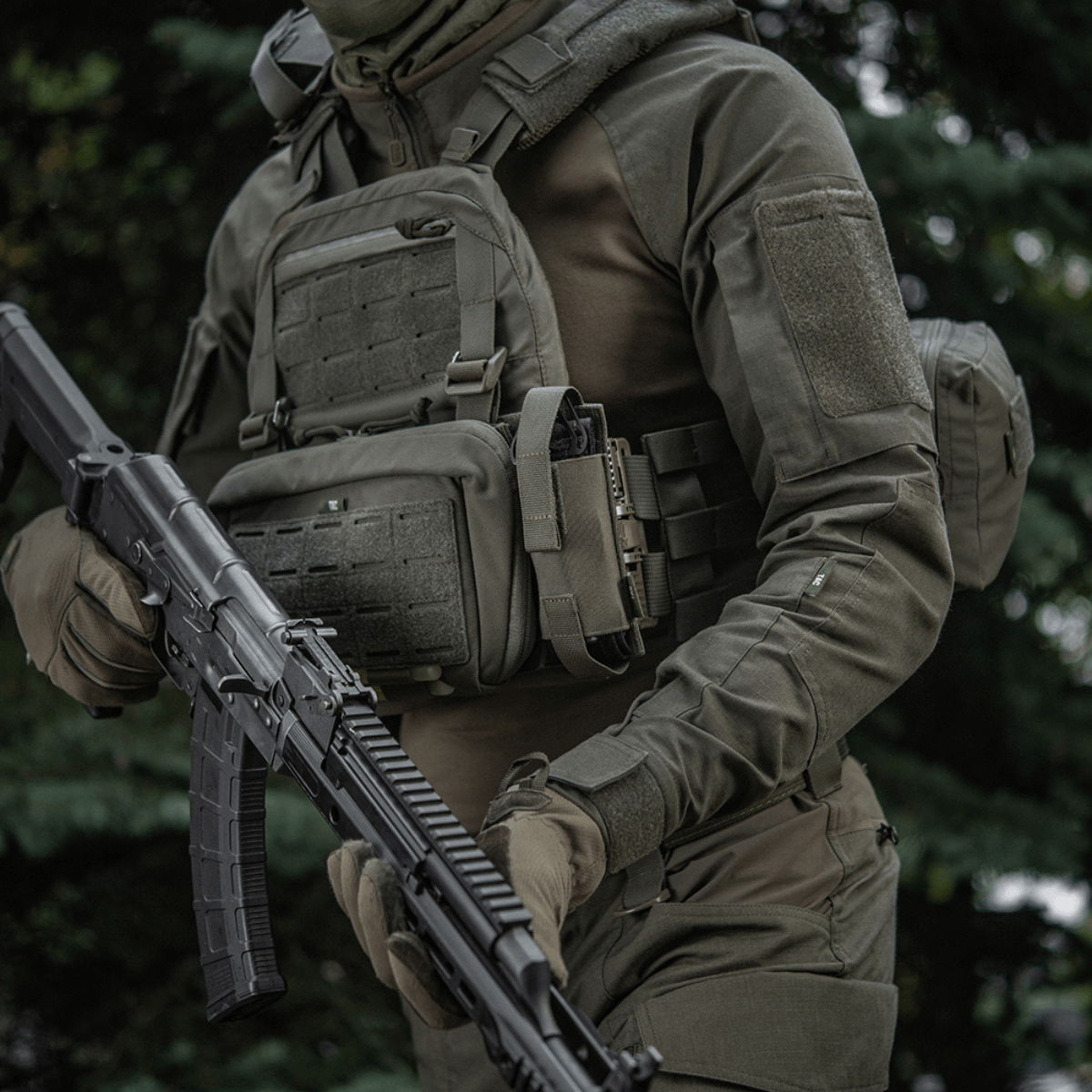 M-Tac Tourniquet Pouch Elastisk VELCRO Gen.II kiinnitetty taktiseen liiviin nopeaa pääsyä C-A-T tourniquetiin varten