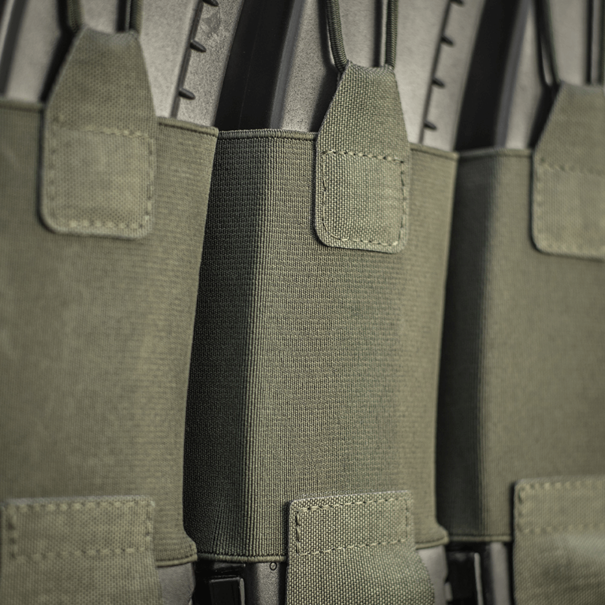 M‑Tac Elastinen Triple Magazine Pouch Elite kolmelle lipalle, Cordura 500D-materiaali, MOLLE-yhteensopiva kenttäkäyttöön