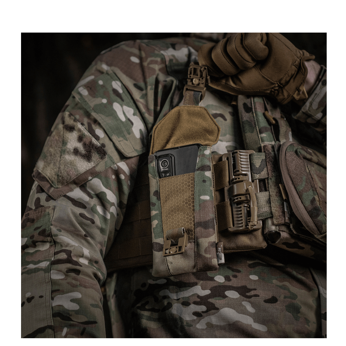 M-Tac Smartphone Lomme Elite Large Hex kestävästä CORDURA HEX -materiaalista, sopii jopa 6,5 tuuman puhelimille WJ-magneettisoljella, maastokuvio.