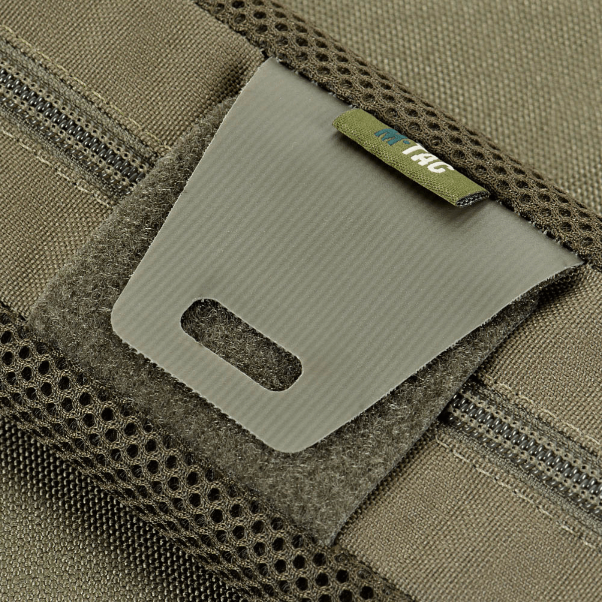 Lähikuva M‑Tac olkahihnan pehmikkeestä 50 mm Elite, Cordura ja 3D-mesh mukavuuteen ja ventilointiin.