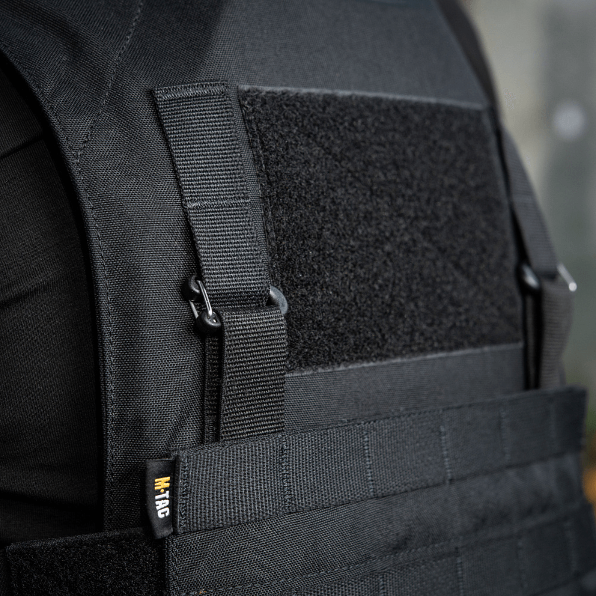 M‑Tac Front Panel Cuirass QRS Velcrolla ja MOLLE-järjestelmällä varusteiden kiinnitykseen, Cordura 500D -materiaalista.