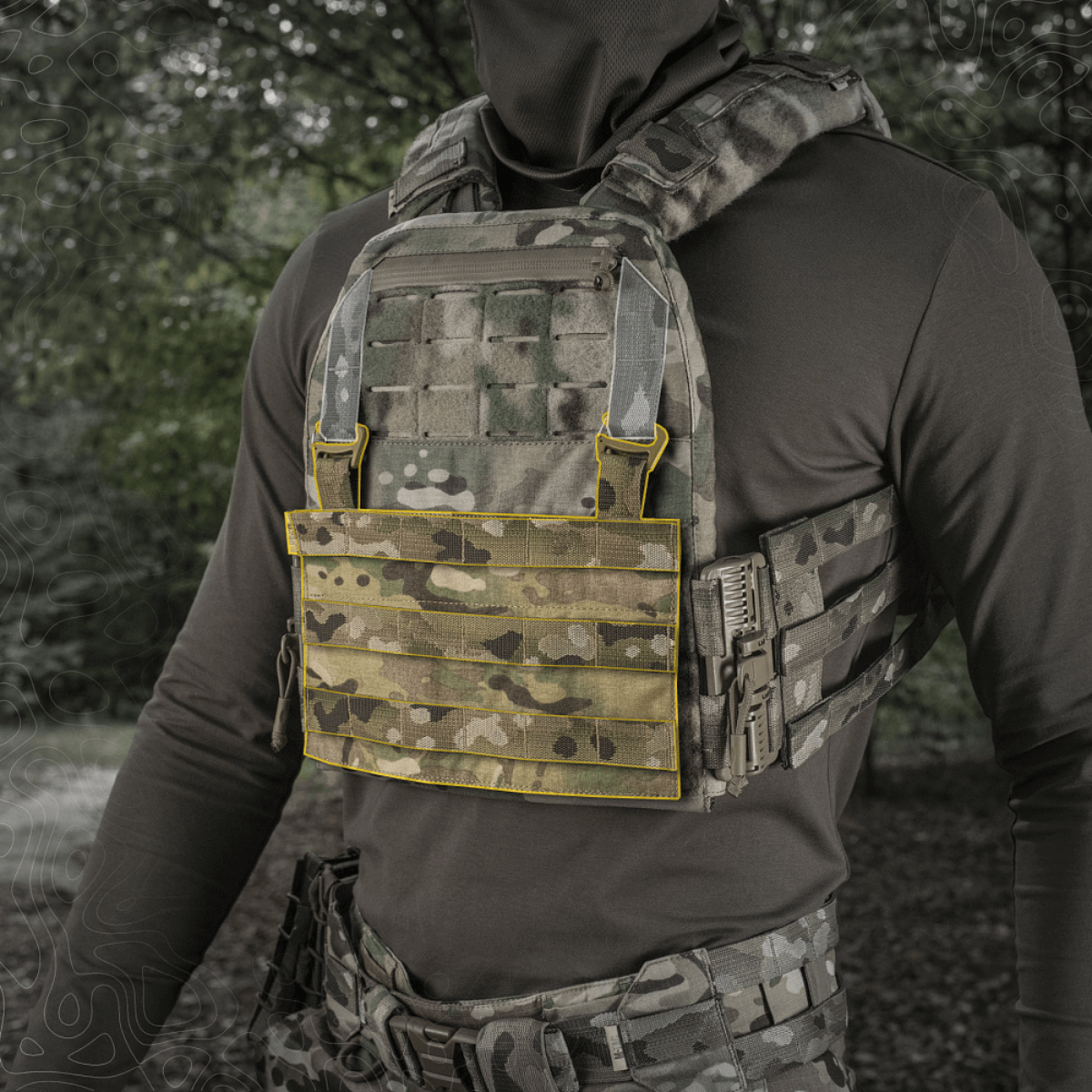 M‑Tac Front Panel Cuirass QRS MOLLE-järjestelmässä sotilaskäytössä, valmistettu Cordura 500D:stä Woojin-koukuilla ja Velcrolla.