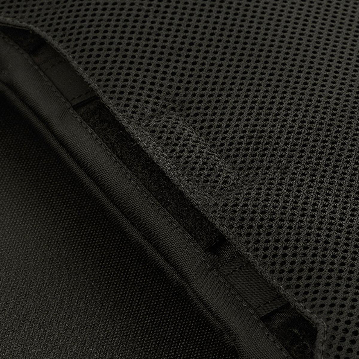 M-Tac taktinen käsilämmitin Elite pehmeällä mesh-takapuolella mukavuutta ja tuuletusta varten, kestävästä Cordura-materiaalista.