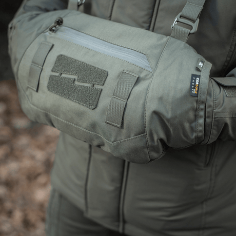 M-Tac Taktisk Håndvarmer Elite kestävästä Cordura 500D:stä, Polartec®-fleecevuorella ja G-Loft-eristyksellä, käytössä kylmässä säässä