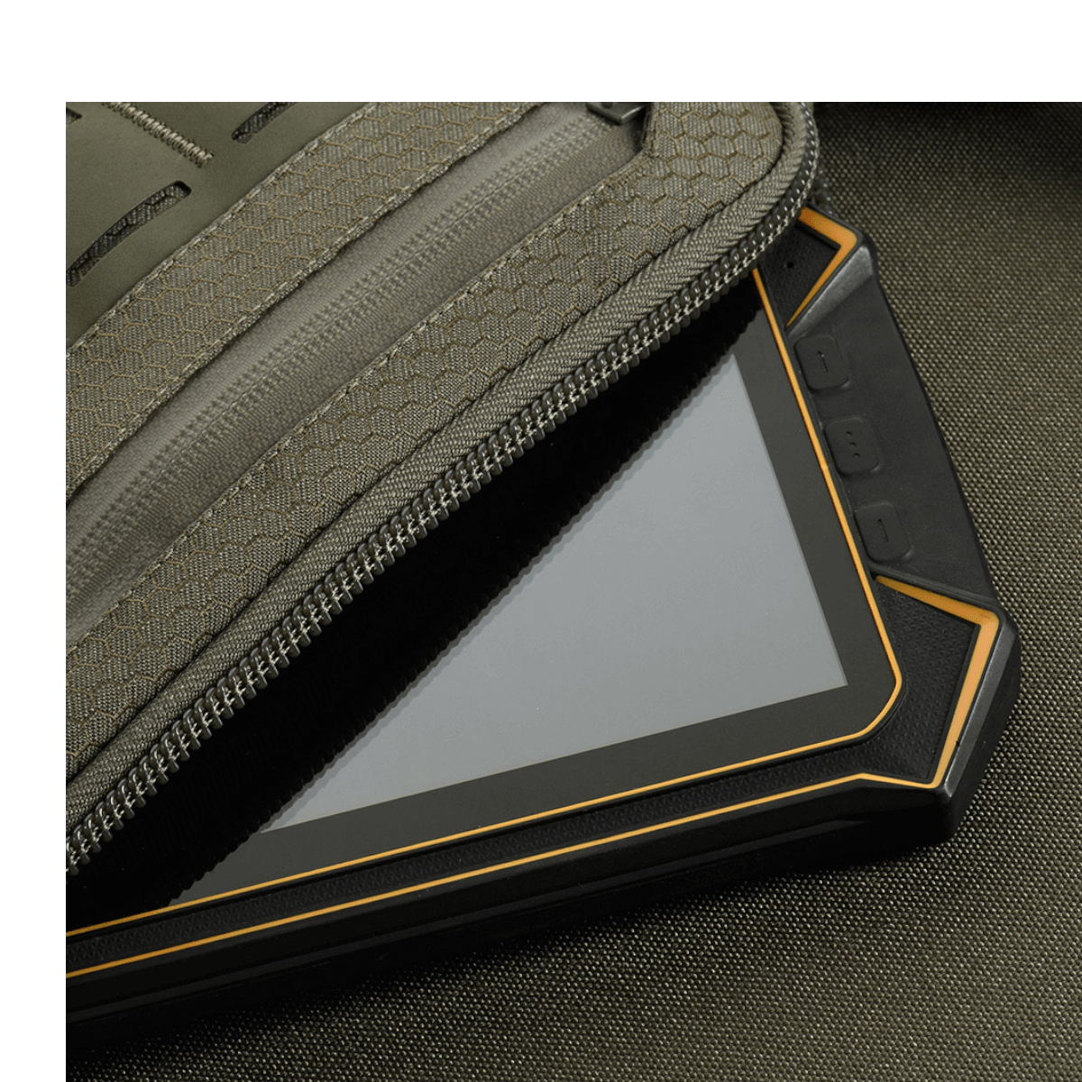 M-Tac Admin Taske Elite Cordura-kankaasta, tilava sisätasku tabletille. Suunniteltu käytännölliseen käyttöön.