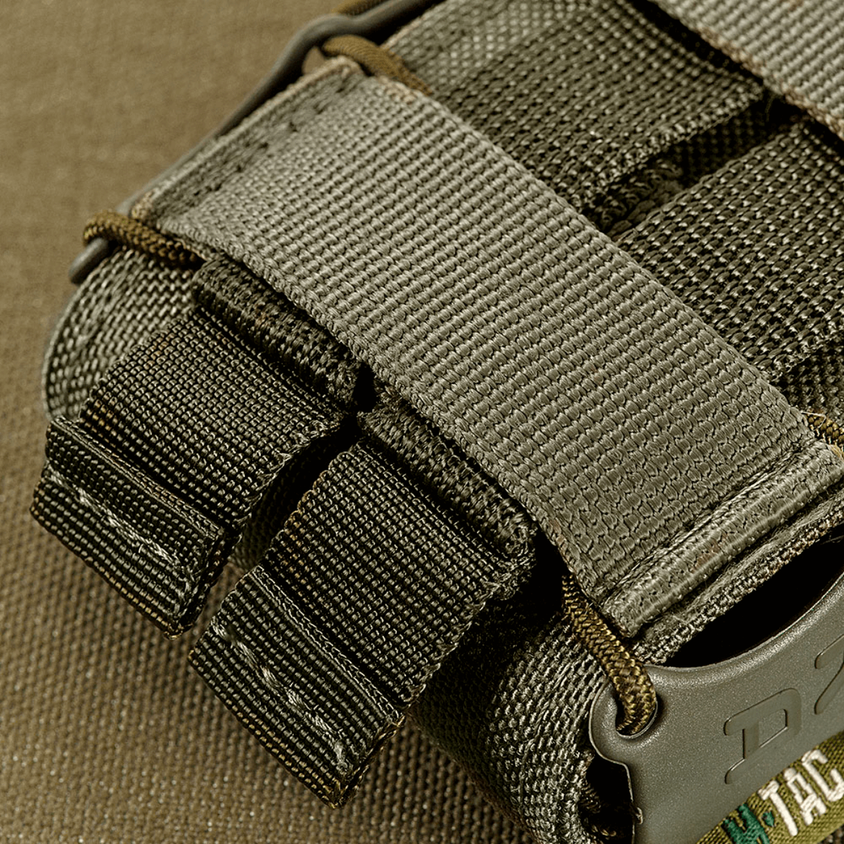 M‑Tac Mag Pouch Kolchan AK/AR:lle, MOLLE-monteringsjärjestelmä, Cordura 1000D materiaali turvalliseen lippaiden säilytykseen.