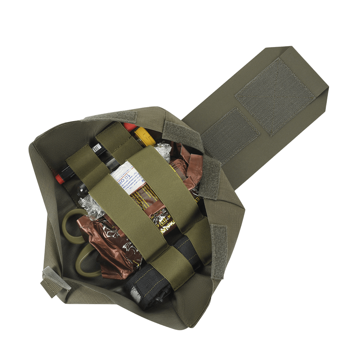 M‑Tac Medic Pouch Vertical Large Elite joustavilla taskuilla täynnä ensiapuvälineitä, valmistettu kestävästä Cordura 500D:stä.