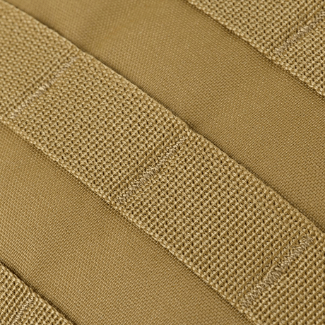 Lähikuva M-Tac Pouch Sukharka Gen.3 XL:n MOLLE-järjestelmästä Cordura 500D -materiaalissa.
