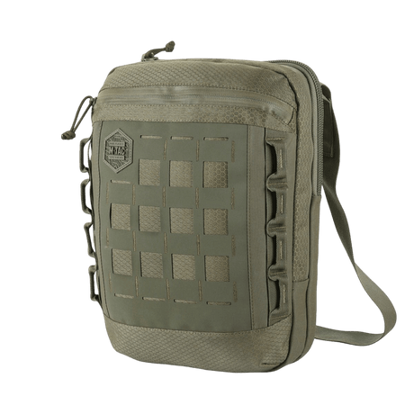 M-Tac Tablet Bag Laser Cut Hex Cordura:lla, Laser Cut MOLLE etuosassa; sopii piilotetulle aseosastolle, tabletille ja A4-asiakirjoille.