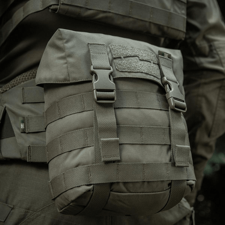 M-Tac Sukharka Gen.3 Pouch käytössä, Cordura 500D, MOLLE-interface ja säädettävä läppä.