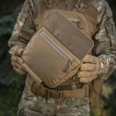 M-Tac Large Elite Gen.II -olkalaukku kestävästä Cordura 500D -materiaalista, sopii taktiseen käyttöön ja varusteiden kuljetukseen.