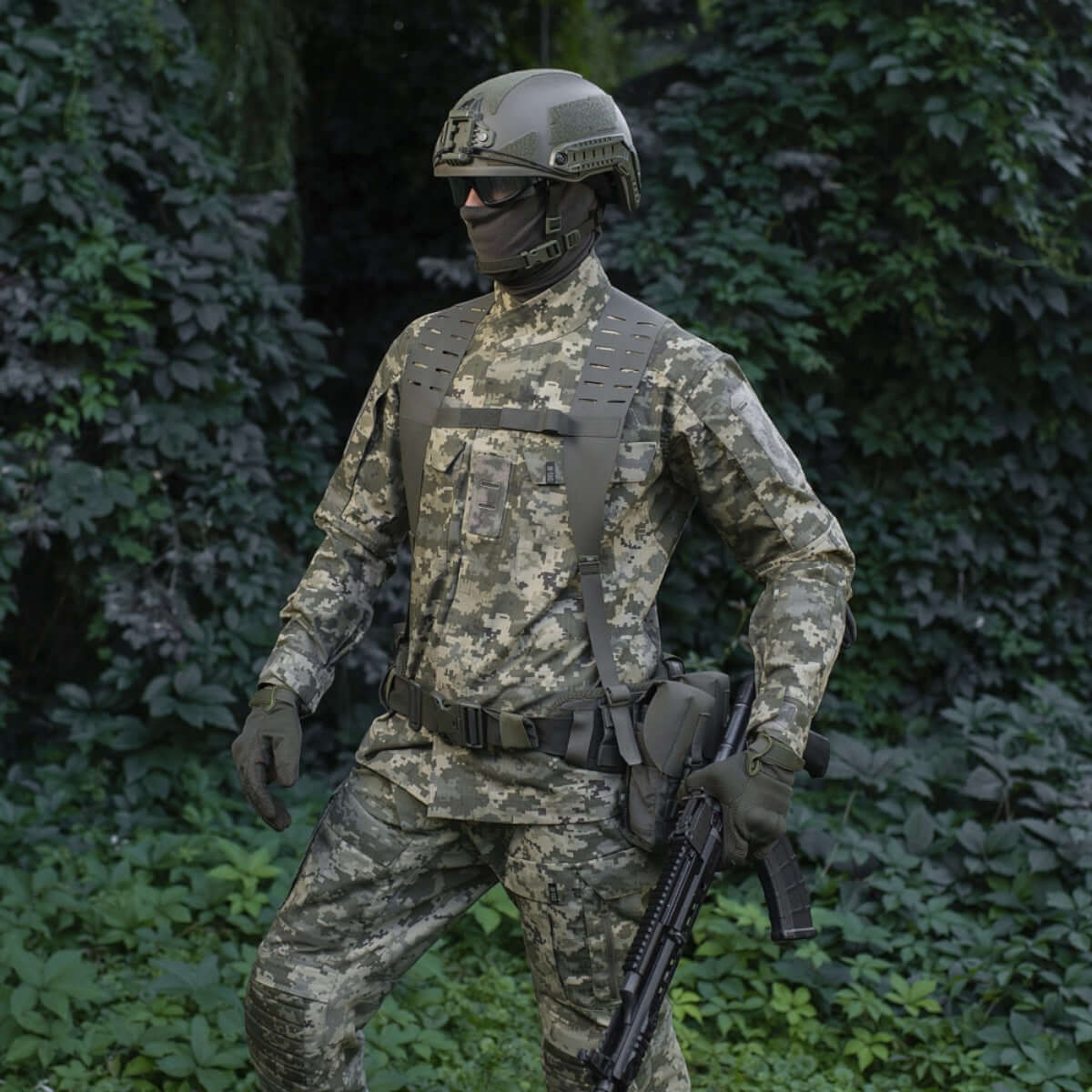 M-Tac olkahihnat taktiseen vyöhön Laser Cut Cordura Squadron -materiaalista, NIJ-sertifiointi, näkyy galleria-asennossa 1, toiminnallisuuteen painottaen.