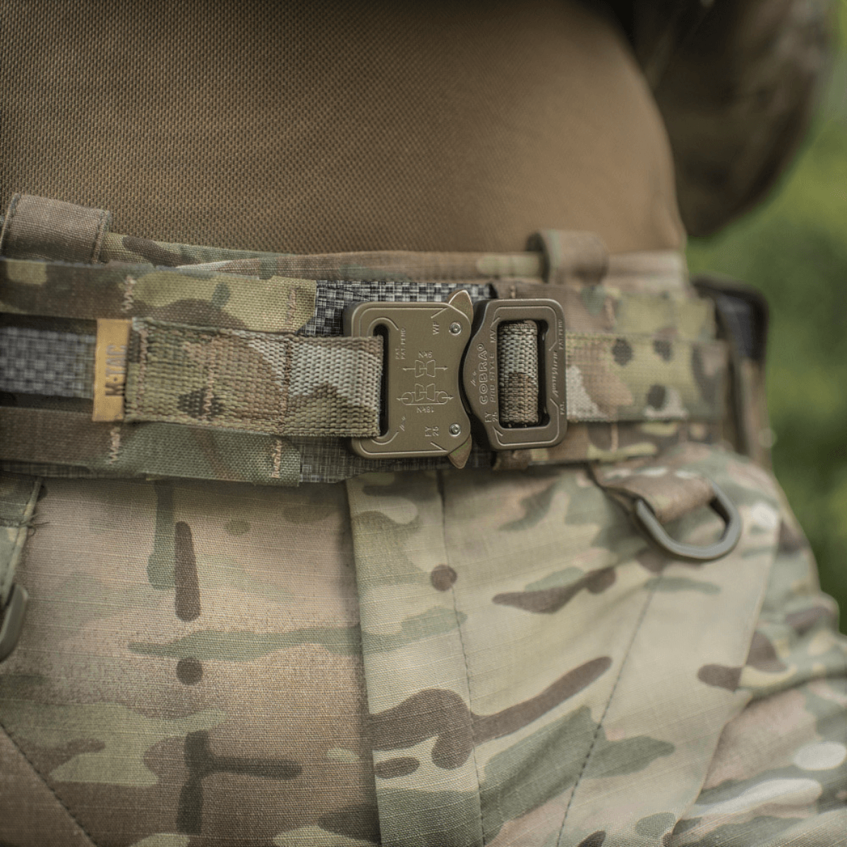 M-Tac Tiger Bælte Cobra Buckle multicam kestävä solki ja taktinen kiinnitys, suunniteltu ammattimaiseen kehon suojaamiseen, galleria-asema 1.