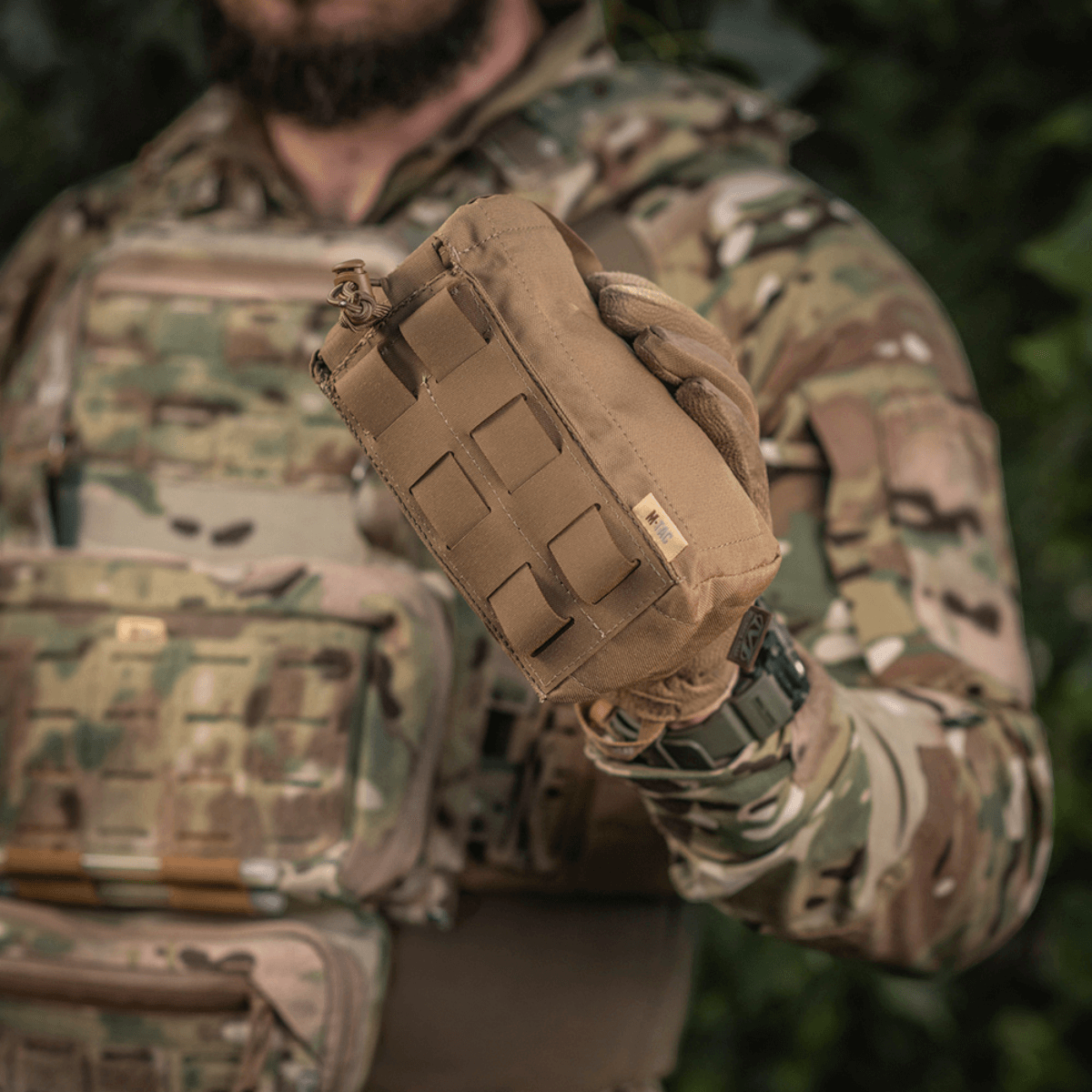 M-Tac Mediclomme Small Vertical Elite vankasta multicam-nylonista sisäisellä IFAK-organizerilla ja NIJ-sertifioinnilla, näytetty gallerian sijainti 1.