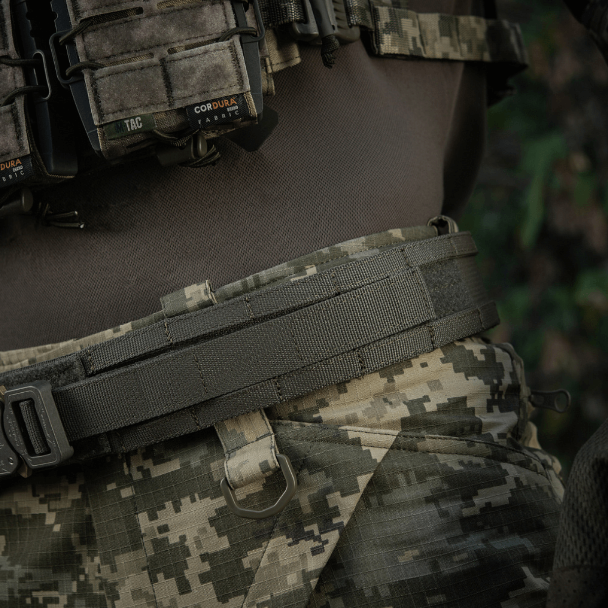 M-Tac Range -vyö Cobra Buckle Gen.IV taktinen vyö sotilas- ja poliisikäyttöön lipastaskuilla ja korkealla lujuudella komposiittimateriaalissa.