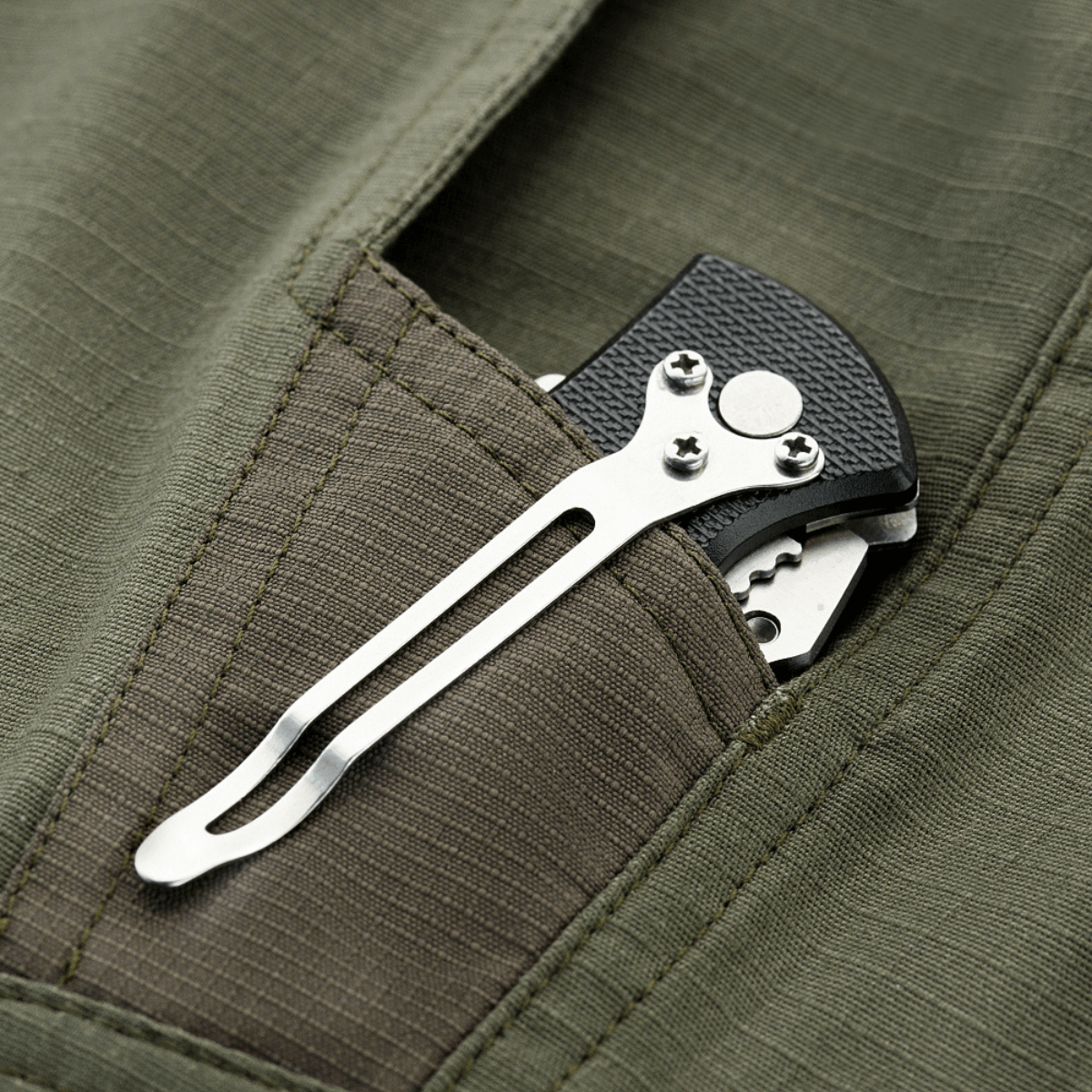M-Tac Shorts Aggressor Gen.II Flex tasku veitsiklipillä ripstop-materiaalista Teflon-pinnoitteella, vesi- ja likahylkivä.