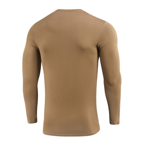 M-Tac Long-sleeve T-shirt 93/7 nähtynä takaa, valmistettu 93% puuvillasta ja 7% elastaanista, ihanteellinen arkeen, urheiluun ja ulkoiluun.