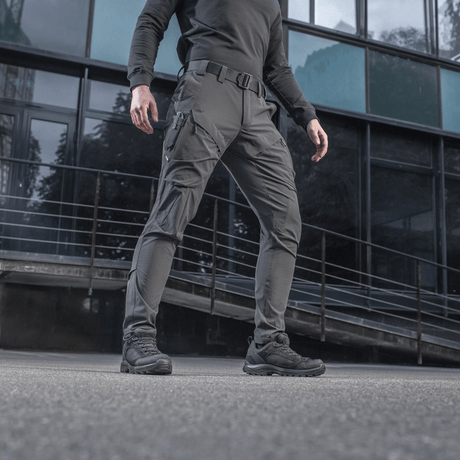 M-Tac Rubicon Flex -housut harjoitteluun ja vapaa-aikaan innovatiivisella cargo-taskusuunnittelulla ja 4-Way Stretch -kankaalla, vedenpitävä ja hengittävä.