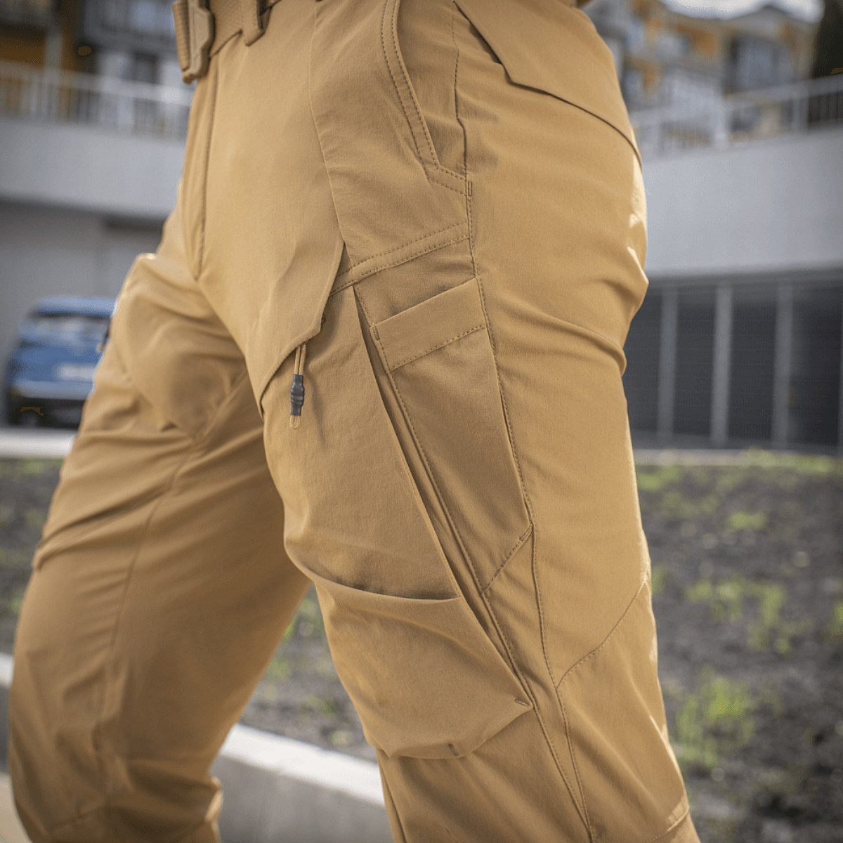 M-Tac Rubicon Flex -housut modernilla 4-Way Stretch -kankaalla, ihanteelliset aktiivisuuteen ja mukavuuteen. Sisältää innovatiivisen cargo-taskusuunnittelun.