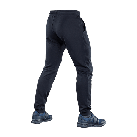 M-Tac Stealth Cotton -housut takaa nähtynä, mustat urheiluhousut kuminauhalla vyötäröllä, 100% puuvillaa mukavuutta ja hengittävyyttä varten.