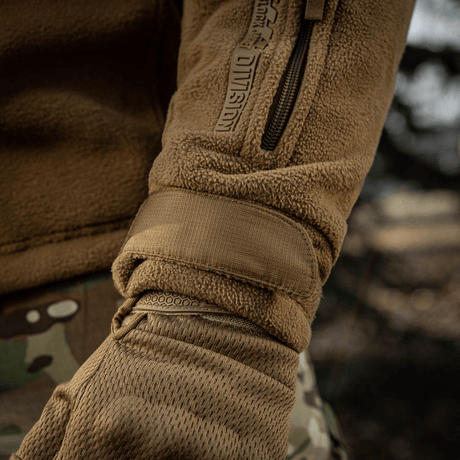 M-Tac Division Gen.II Windblock Fleecejakke valmistettu 100% polyester ja WindBlock-membran, sopii kylmään säähän.