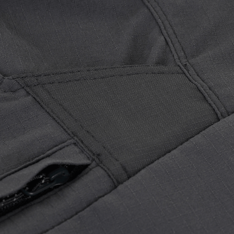 Lähikuva M-Tac Aggressor Summer Flex Shorts -housuista, Flex Rip-Stop -kangas näyttää vetoketjun ja saumat.