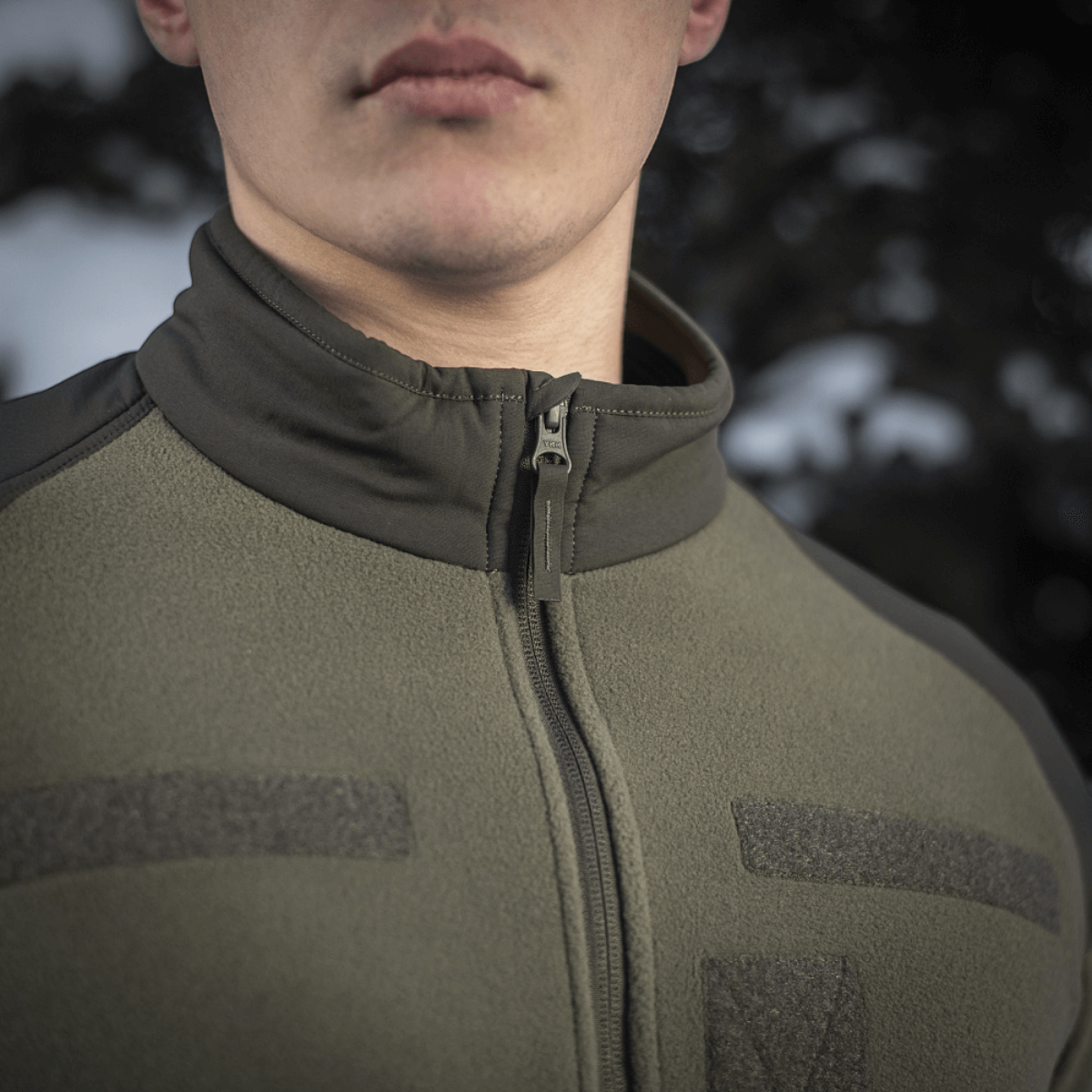 M-Tac Combat Fleece -takki oliivinvihreä, Himates-fleece, vahvistetut hartiopaneelit ja NIJ-sertifiointi, galleria-asento 1.