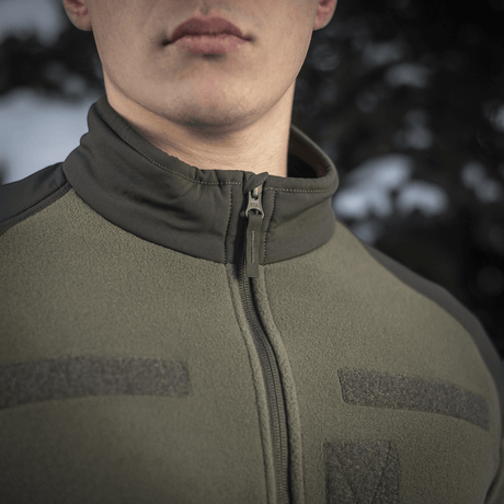 M-Tac Combat Fleece -takki oliivinvihreä, Himates-fleece, vahvistetut hartiopaneelit ja NIJ-sertifiointi, galleria-asento 1.