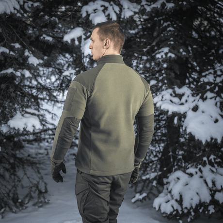 M-Tac Combat Fleece -takki nähtynä takaa oliivinvihreänä, kestävä Himates-fleece ja NIJ-sertifiointi, galleria-asento 1.