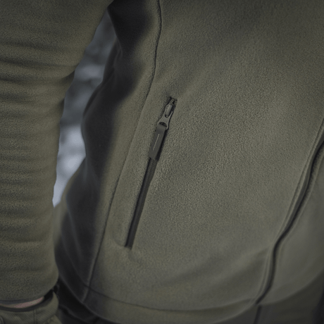 M-Tac Combat Fleece -takki oliivinvihreä, Himates-fleece, lähikuva vetoketjusta ja taskun yksityiskohdista, galleria-asento 1.