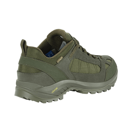 M-Tac Sneakers Tactical Demi-Season Pro Line oliivinvihreänä, kestävä suede- ja Cordura-päällinen sekä Vibram-pohja harjoitteluun ja vaellukseen.