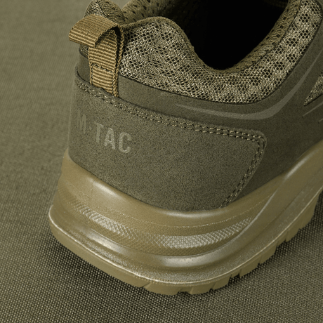 M-Tac Tactical Sneakers IVA – kestävä ja hengittävä, lähikuva kantapäästä ja synteettisestä nubuck-materiaalista, sopii ulkoiluun.