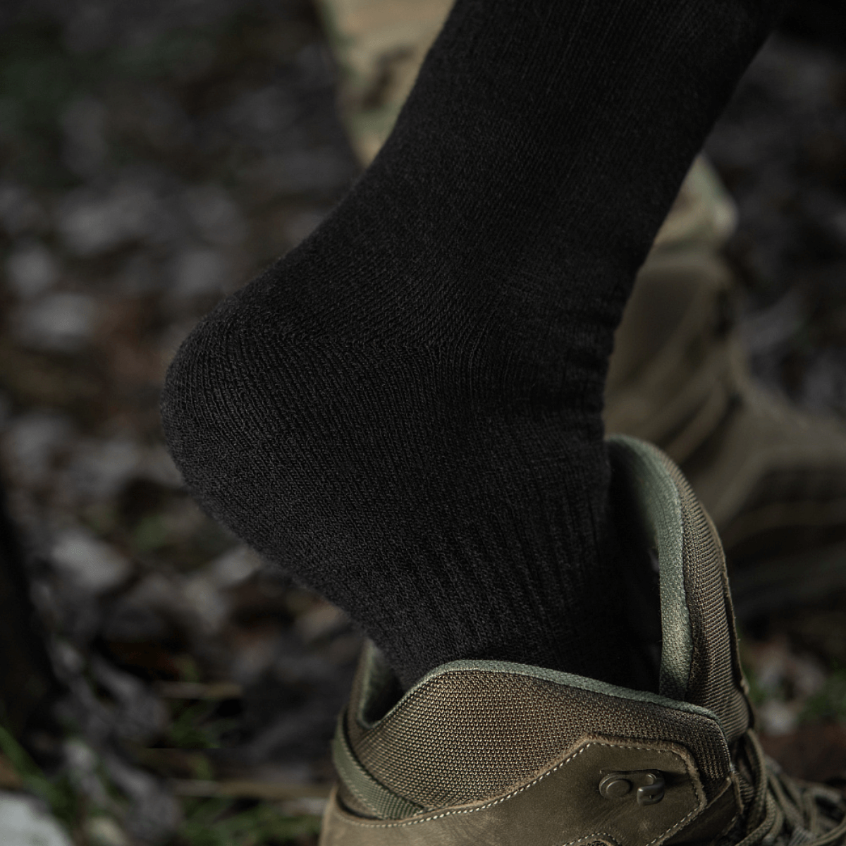 M-Tac Sokker Winter Wool kengissä, lämpimät talvisukat merinovillalla mukavuuteen ja lämpöön, sopivat päivittäiseen käyttöön kylminä kausina.