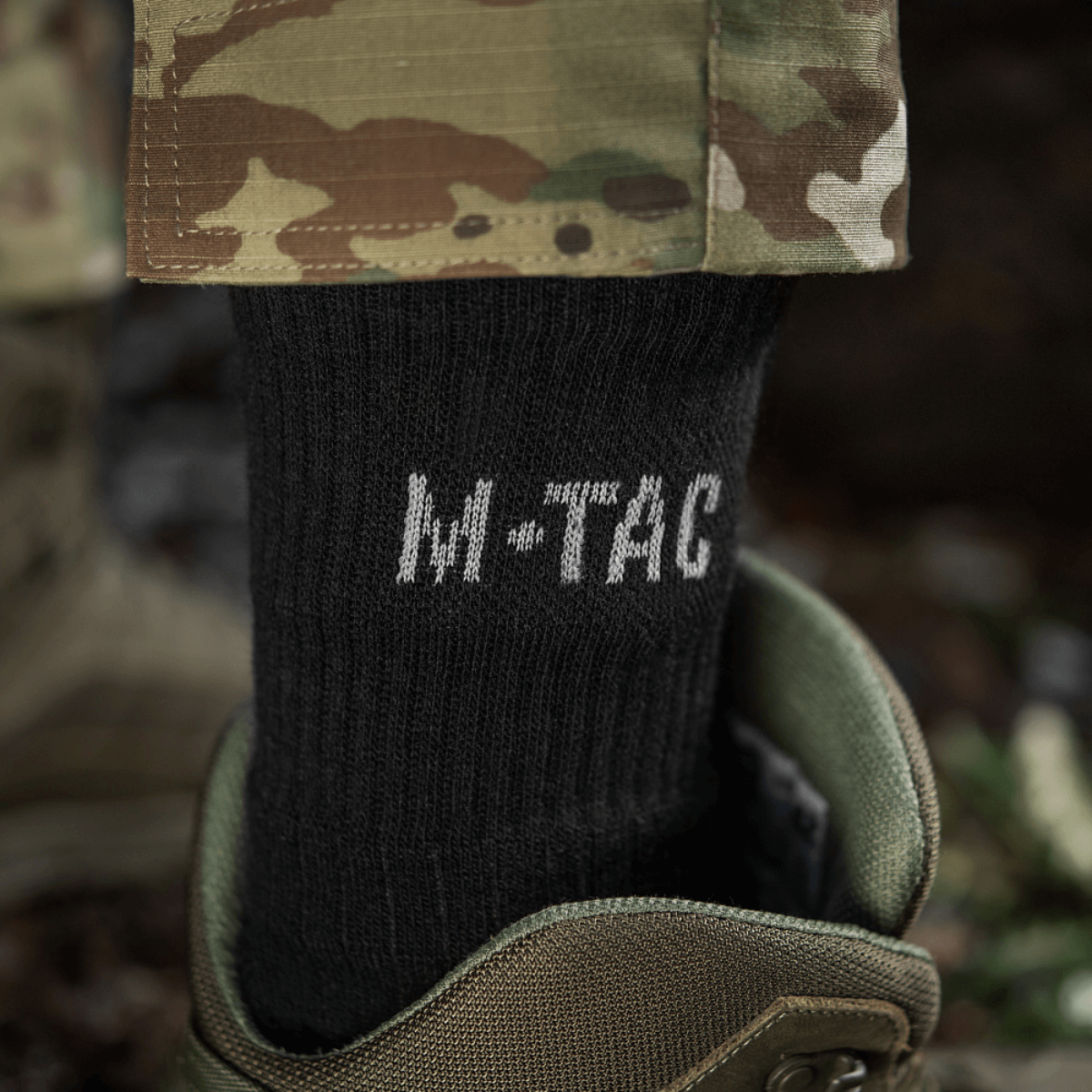 M-Tac Sokker Winter Wool mustina, valmistettu merinovillasta, käytetty sotilasaappaissa, sopivat talvikäyttöön maksimaalista lämpöä ja mukavuutta varten.