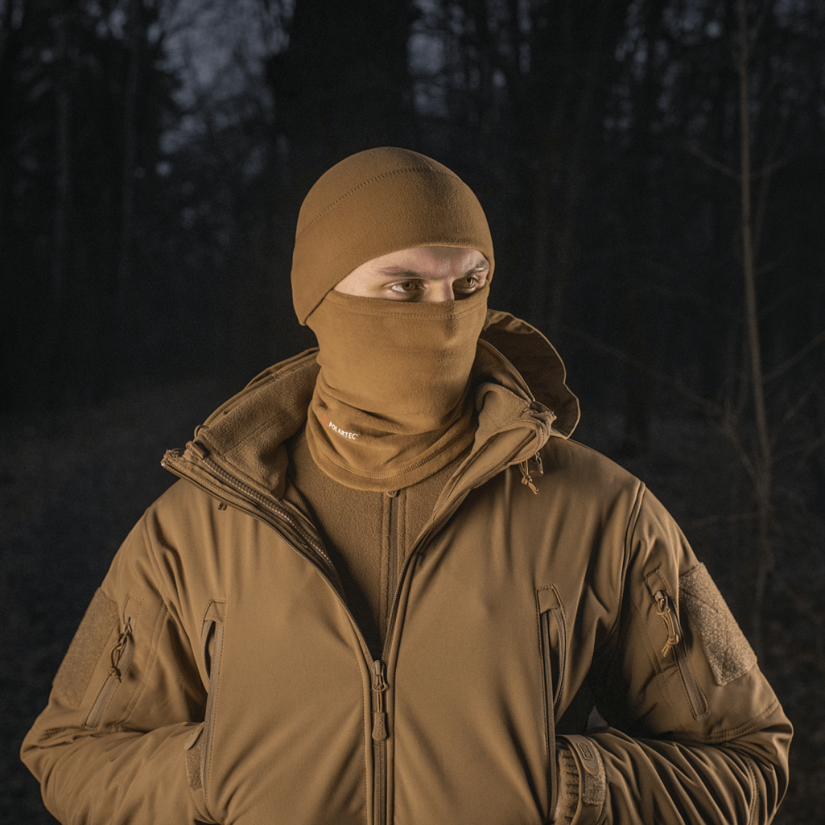 M-Tac Tube Scarf Polartec käytetty kasvomaskina luonnossa kylmissä oloissa, monitoiminen ja tyylikäs ulkoiluun.
