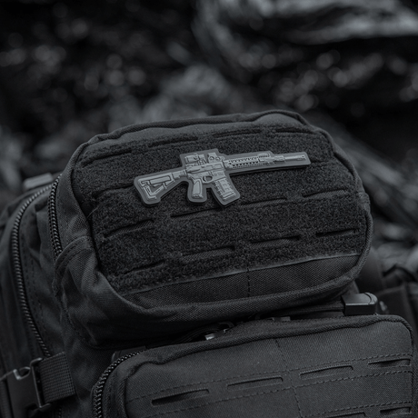 M-Tac AR-15 3D PVC-patch repussa, taktinen moraalitarra AR-15-harrastajille Velcro-kiinnityksellä, kestävä ulkoiluun.