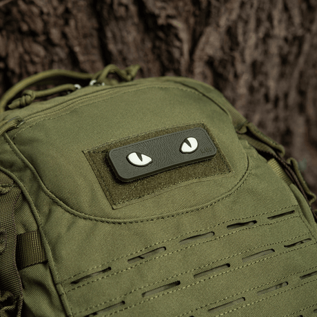 M-Tac Cat Eyes 3D PVC-patch fluoresoivalla designilla sotilasreppuun. Taktinen tarra Velcro-kiinnityksellä. Sopii ulkoiluun.
