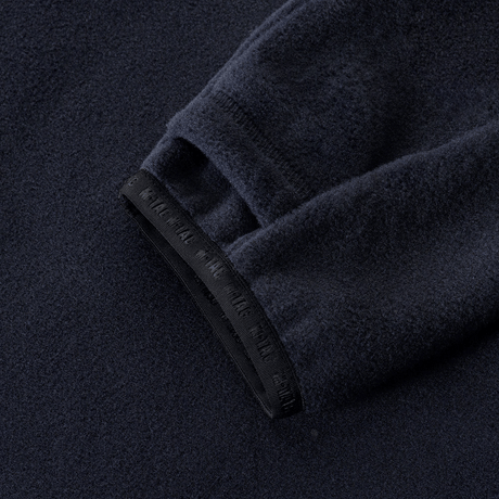 M-Tac Delta Polartec -fleece-takki, korostus hihan mallissa ja materiaalin yksityiskohdissa.