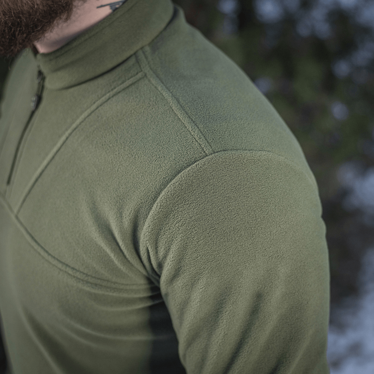 M-Tac Delta Polartec fleece-takki vihreänä, puolivetoketjulla, sopii kylmiin päiviin, valmistettu kestävästä ja hengittävästä Polartec® Micro Series -fleecestä.