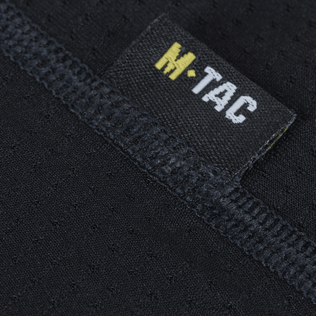 Lähikuva M-Tac Athletic Tactical Gen.II -t-paidasta – toiminnallinen t-paita, joka näyttää saumat ja merkinnän