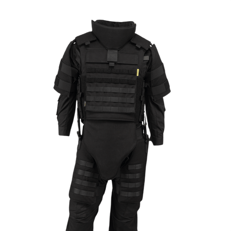 Anorak Tactical II – full set Cover mustana, suunniteltu erikoisjoukoille 360° PALS-nauhoilla ja 1000D CORDURA®-materiaalilla.