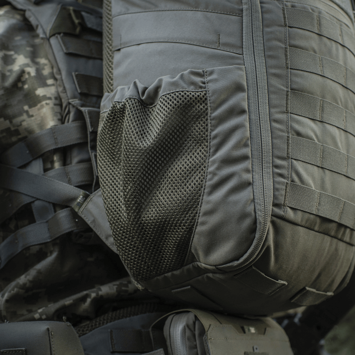 M-Tac Rygsæk Gen. II Elite – Small, matkalaukkuavaus, modulaarinen MOLLE-järjestelmä ja joustavat verkotaskut, galleria-asento 1.