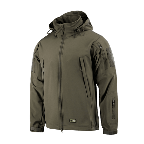 M-Tac Soft Shell -takki oliivinvärisenä, suunniteltu polyuretaanikalvolla ja ohuella fleece-vuorella sääsuojaukseen ja eristykseen.