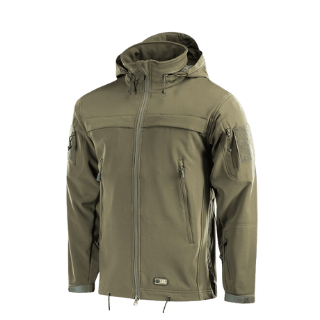 M-Tac Soft Shell Police Jakke oliivinvihreänä, suunniteltu säädettävällä hupulla ja tunnistepaneeleilla poliisikäyttöön.