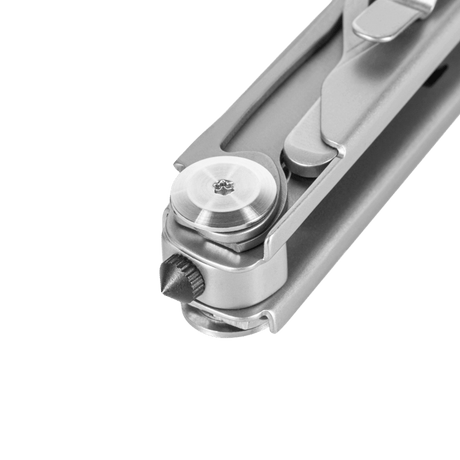 M-Tac Type 3 Foldekniv (5-i-1) Rustfrit Stål moniväline, kompakti ja kestävä, sopii EDC‑hen ja retkille, lähikuva yksityiskohdista.